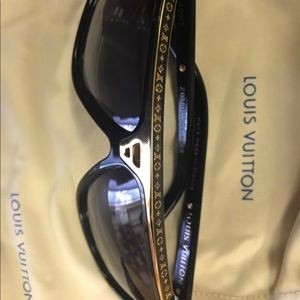 Louis Vuitton glasses black